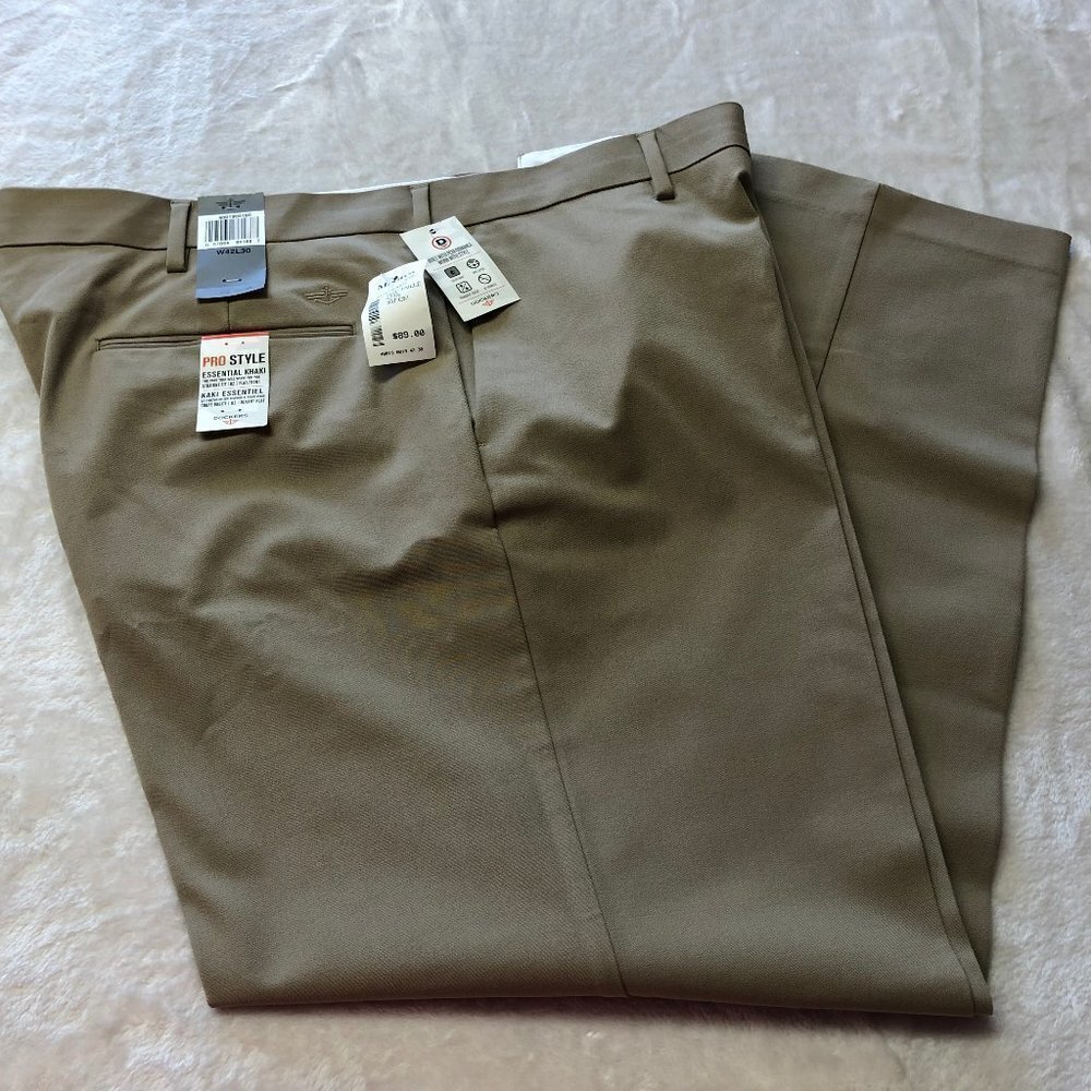 NWT Dockers Khaki Pants Straight Fit Flat Front Pro Style Size: W42L30